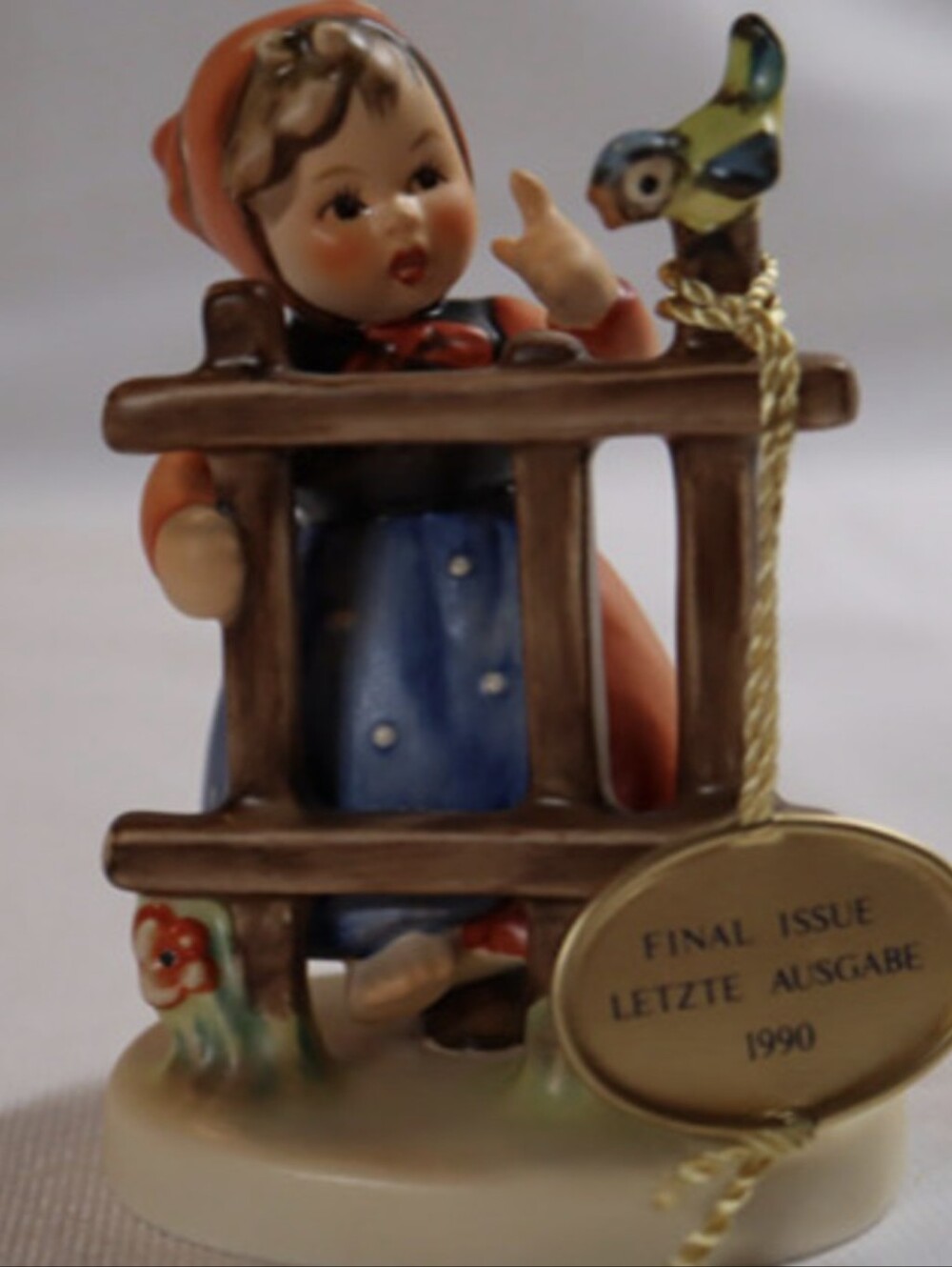 Vintage & Rare Goebel Hummel Rare “Signs of Spring” 4“ Figurine #830 w/Box